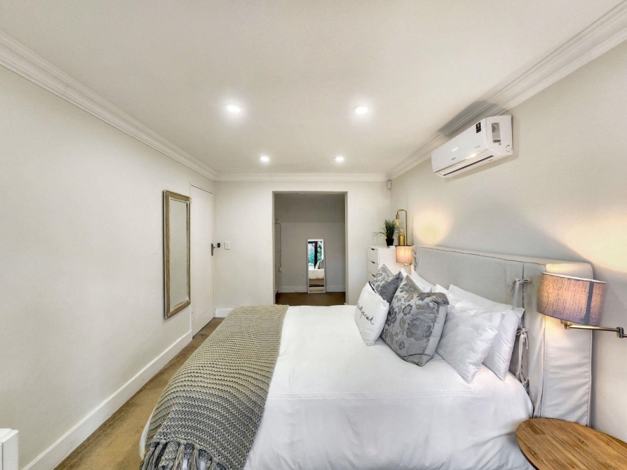 4 Bedroom Property for Sale in Bloubergstrand Western Cape